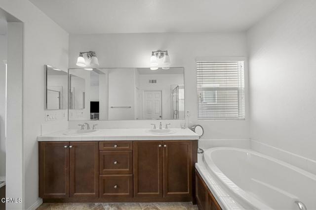 Building Photo - 197 Pelican Pointe Ct