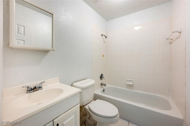 Building Photo - 4603 Bayshore Dr