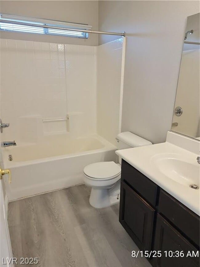 Building Photo - FANTASTIC TOWNHOME - POPULAR FLOORPLAN!! M...