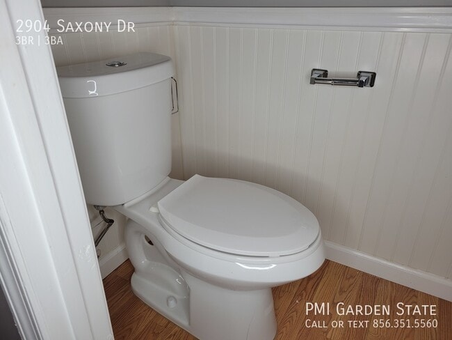 Building Photo - 2904 Saxony Dr