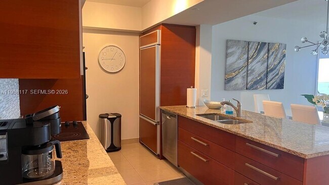 Building Photo - 1830 S Ocean Dr