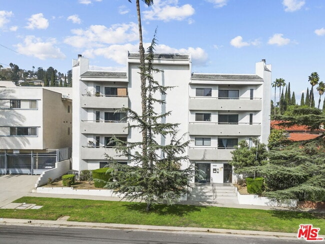 Building Photo - 3663 Los Feliz Blvd