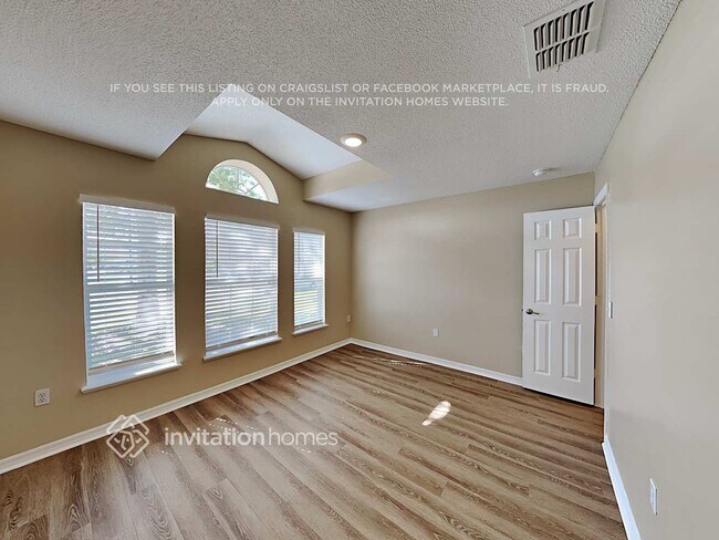Building Photo - 510 Snail Kite Ave