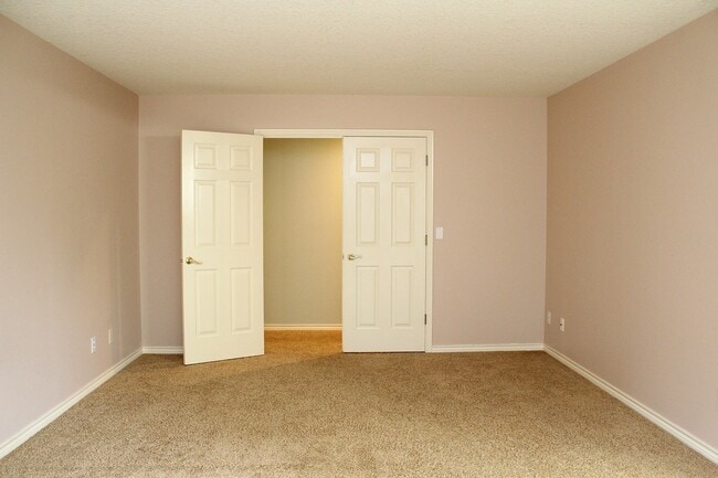 Building Photo - 15040 SE Lostine Dr