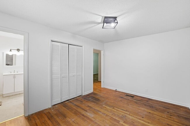 Building Photo - In the Heart of Hixson! 3 beds, 2 baths, Recent Updates!