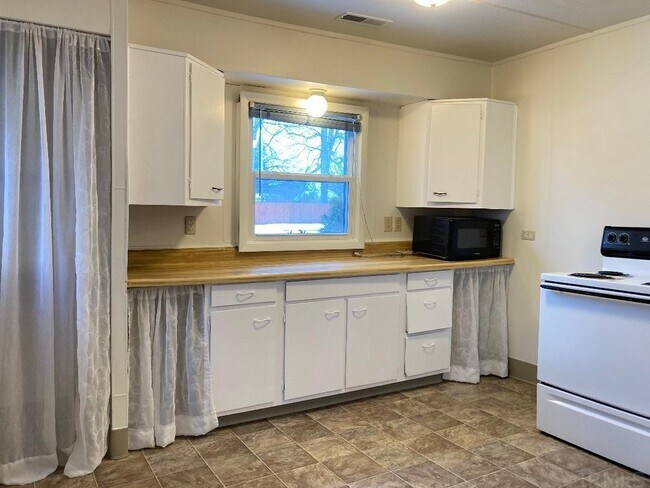 Building Photo - 2707 Princeton Ave