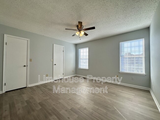 Building Photo - 4567 Genoa Cir