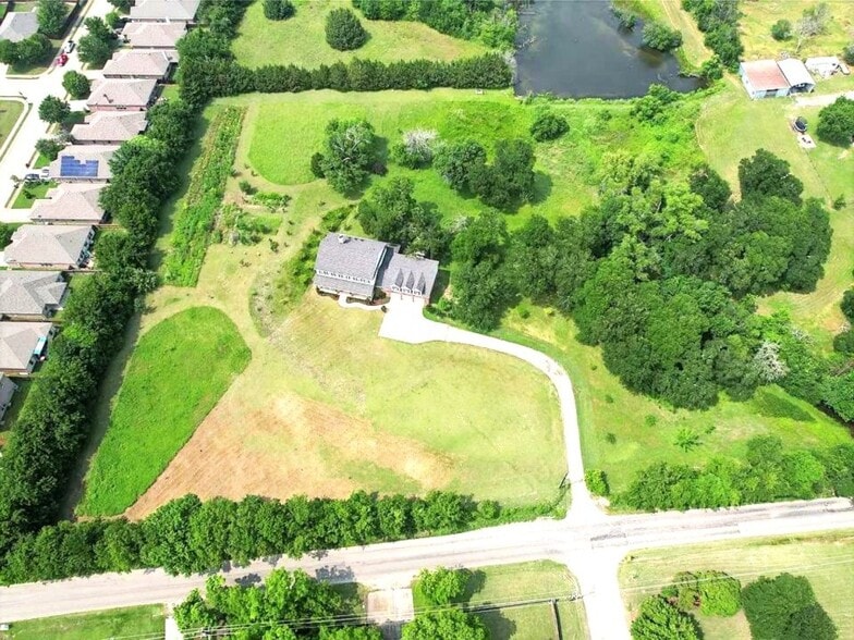 Building Photo - 1622 Taylor Blvd