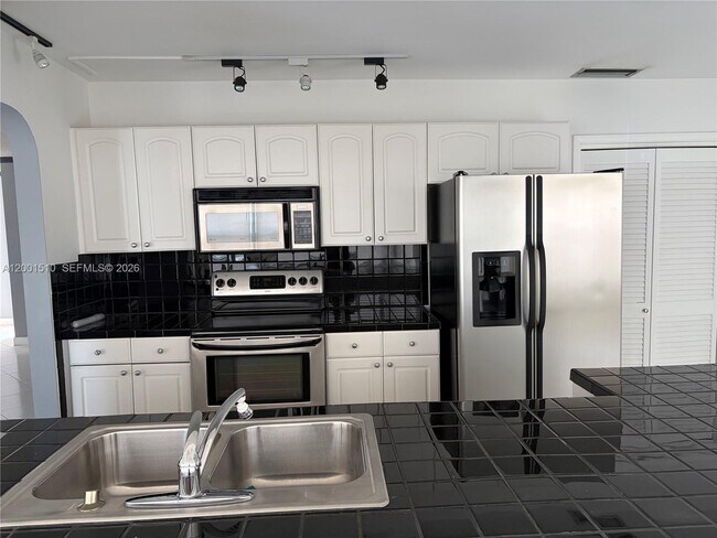 Building Photo - 3205 Liberty St