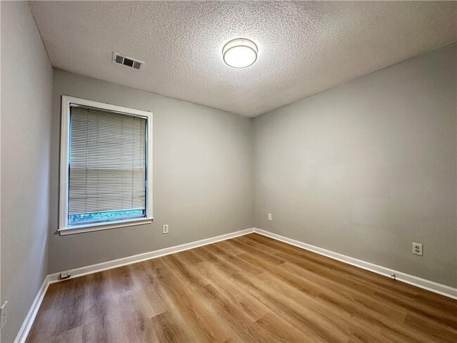Building Photo - 11900 Carriage Park Ln