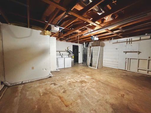 Building Photo - Charming 4BR Home with Huge Yard - W/D and Garage