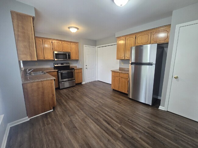 Building Photo - 204 Centennial Dr