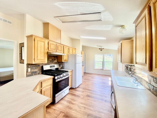 Building Photo - Serene, beautiful home in the Lower Blanco area of Pagosa!!