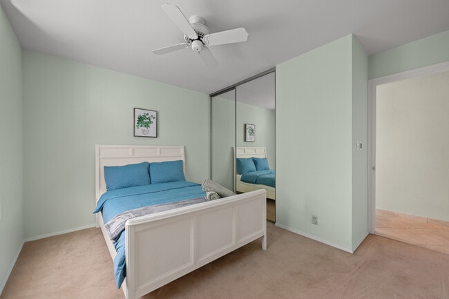 Building Photo - 1342 Skyline Dr