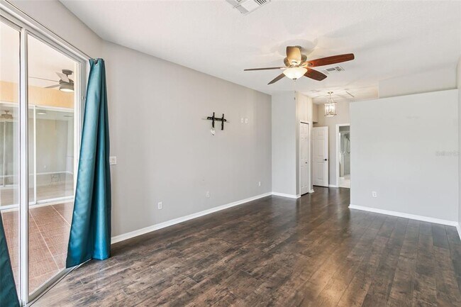 Building Photo - 237 Strathmore Cir