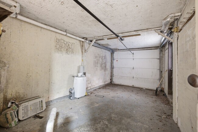 Building Photo - 1500 44th St NW