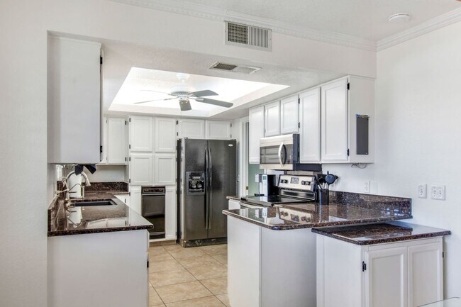 Building Photo - 212 Coral Dr