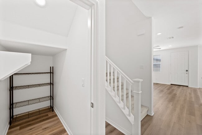 Building Photo - Beautiful 3 Bed / 2.5 Bath Condo with Open Floor Plan & Private Patio!