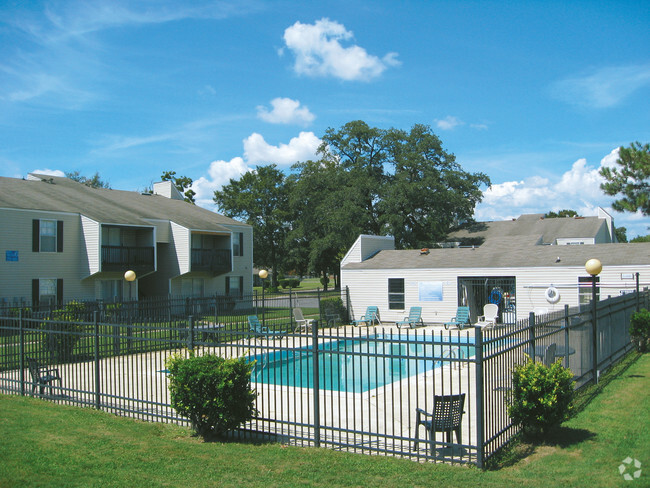 Building Photo - Brookley Pointe