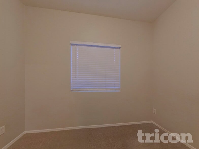 Building Photo - 11638 W Jackson St