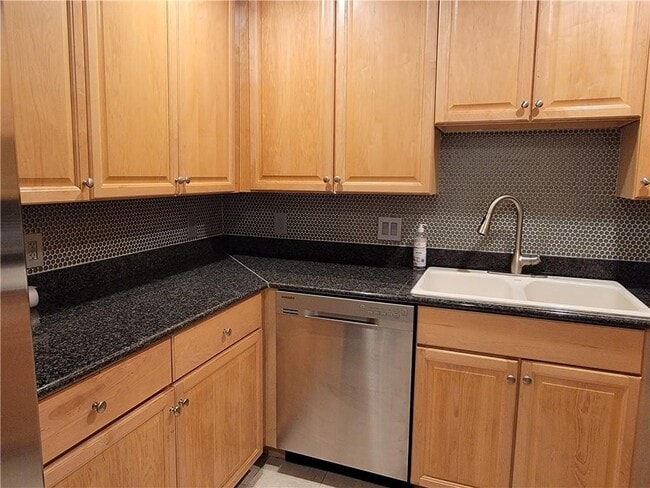 Building Photo - 195 14th St NE