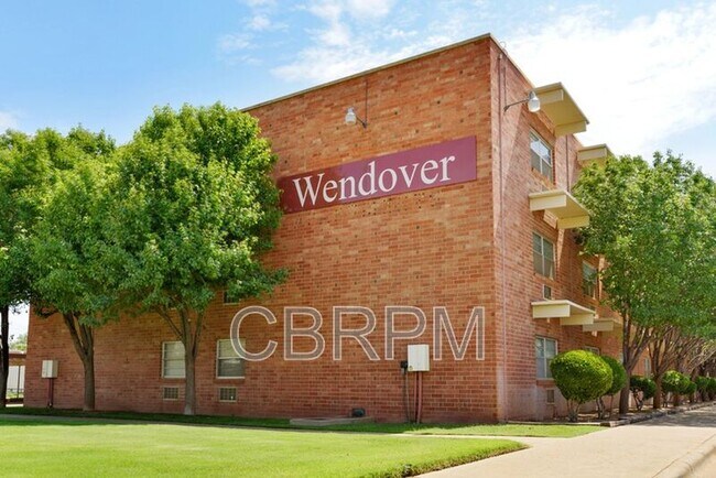 Building Photo - 2601 York Ave