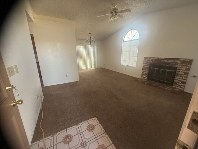 Building Photo - Victorville Home- Nice 2 Bedroom, 2 Bathro...