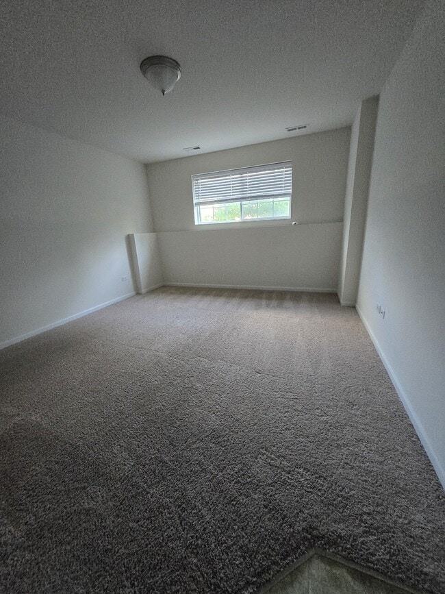 Building Photo - 522 Fairway Dr