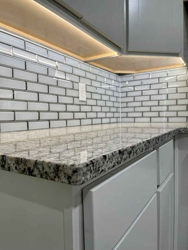 Building Photo - Renovated in 2023, 3 Bedroom 2 Bath Home now available!