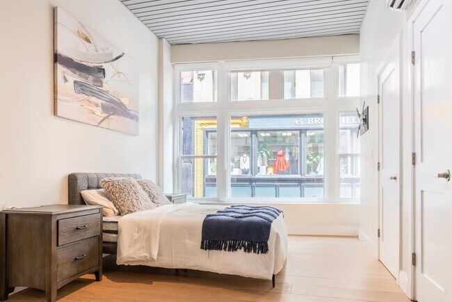 Primary Photo - 44 Bromfield St