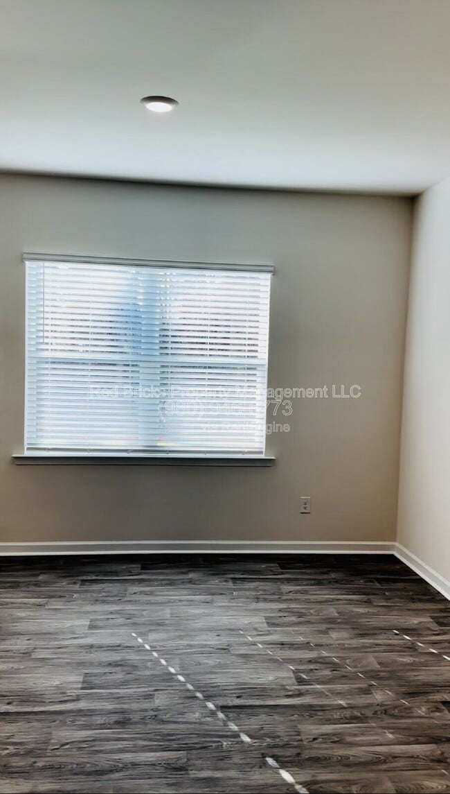 Building Photo - 8131 Murray Br Dr