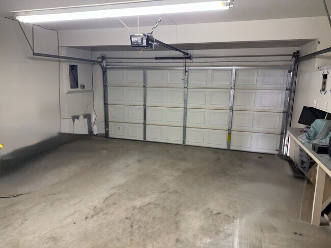 Building Photo - Two Story Brea Home in Desirable Neighborhood