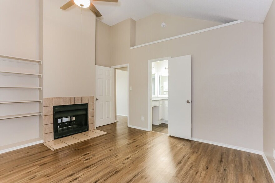 Building Photo - 2618 Butterfield Dr