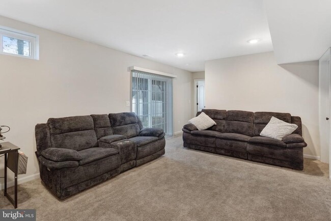 Building Photo - 9301 Cedar Forest Dr