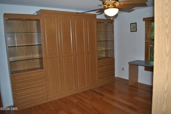 Building Photo - 5590 Lancewood Cir S