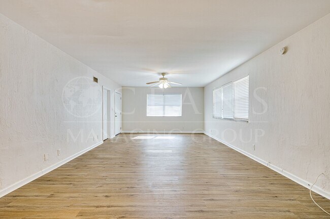 Building Photo - 517 University Blvd