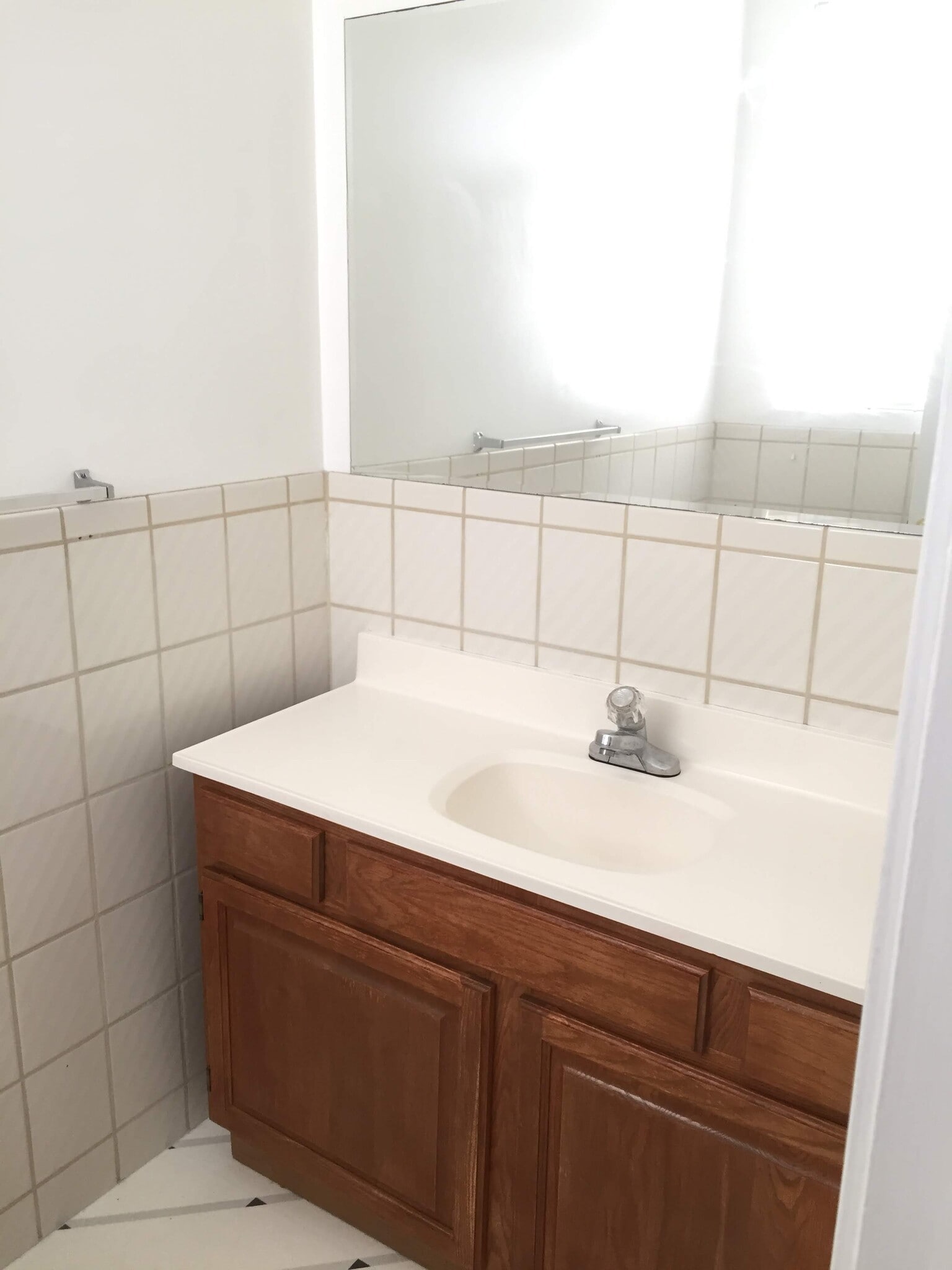 Half Bath - 433 31st Ave