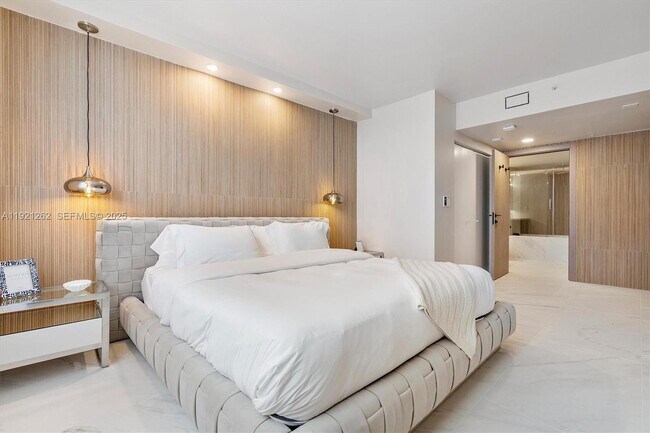 Building Photo - 2080 S Ocean Dr