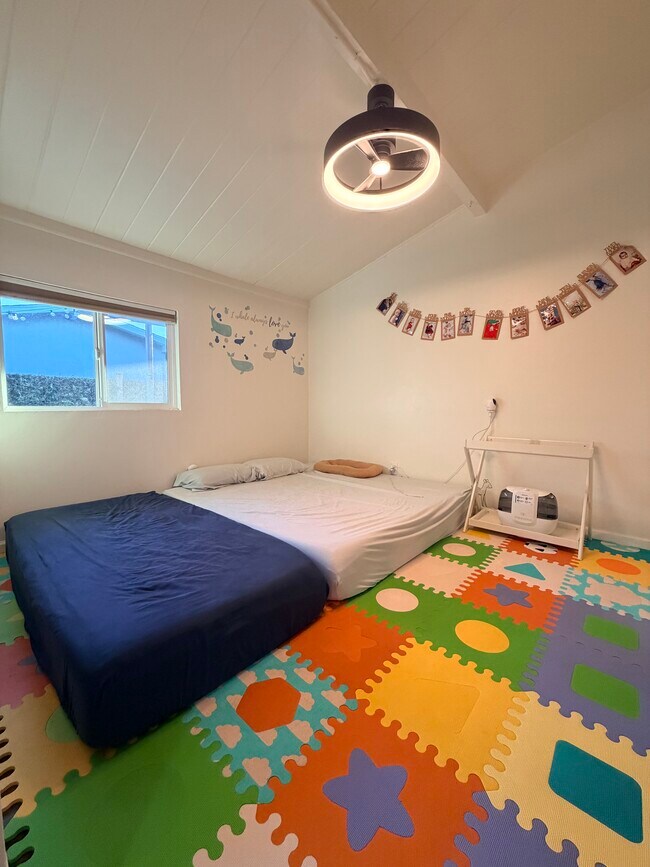 Building Photo - 11914 Volunteer Ave