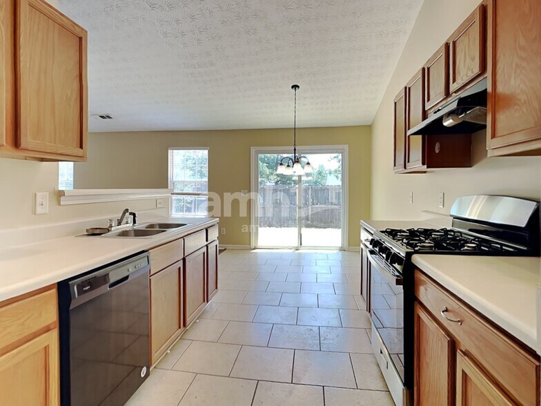Building Photo - 3211 Deer Valley Dr NW