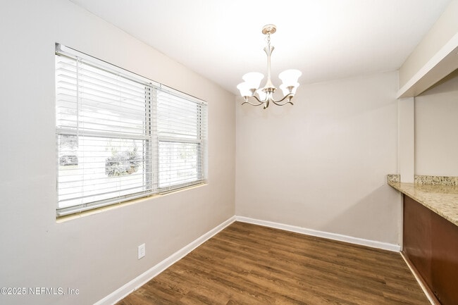 Building Photo - 6418 Ballejo Ct N