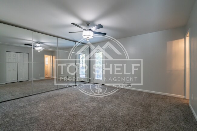 Building Photo - 1960 Branch View Dr