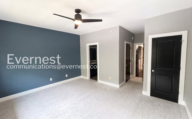 Building Photo - 2 Bed/2.5 Bath Home with Fenced Yard / Available Soon!