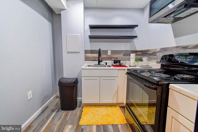 Building Photo - 7104 Britens Way