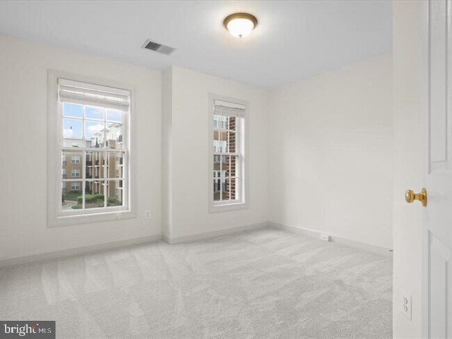Building Photo - 7980 Vigne Ct