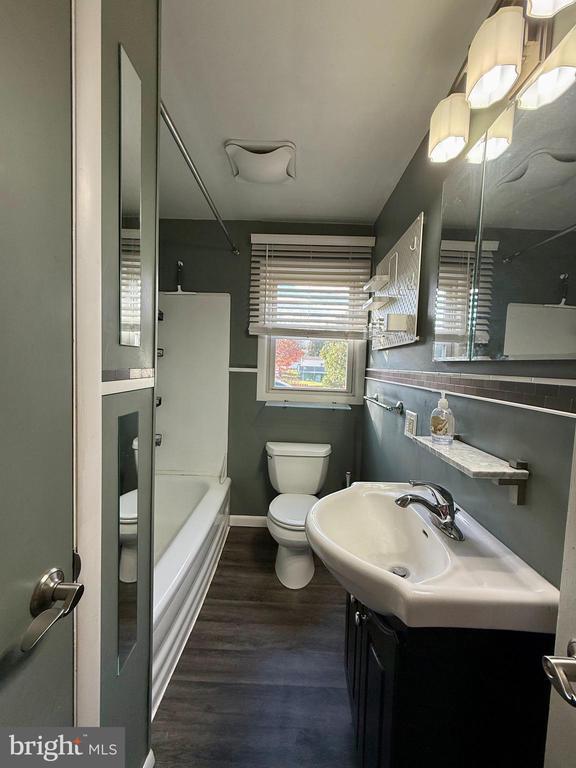 Building Photo - 503 West Lawn Ave