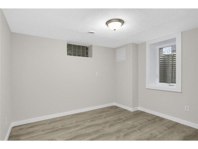 Building Photo - 3744 Perry Ave N