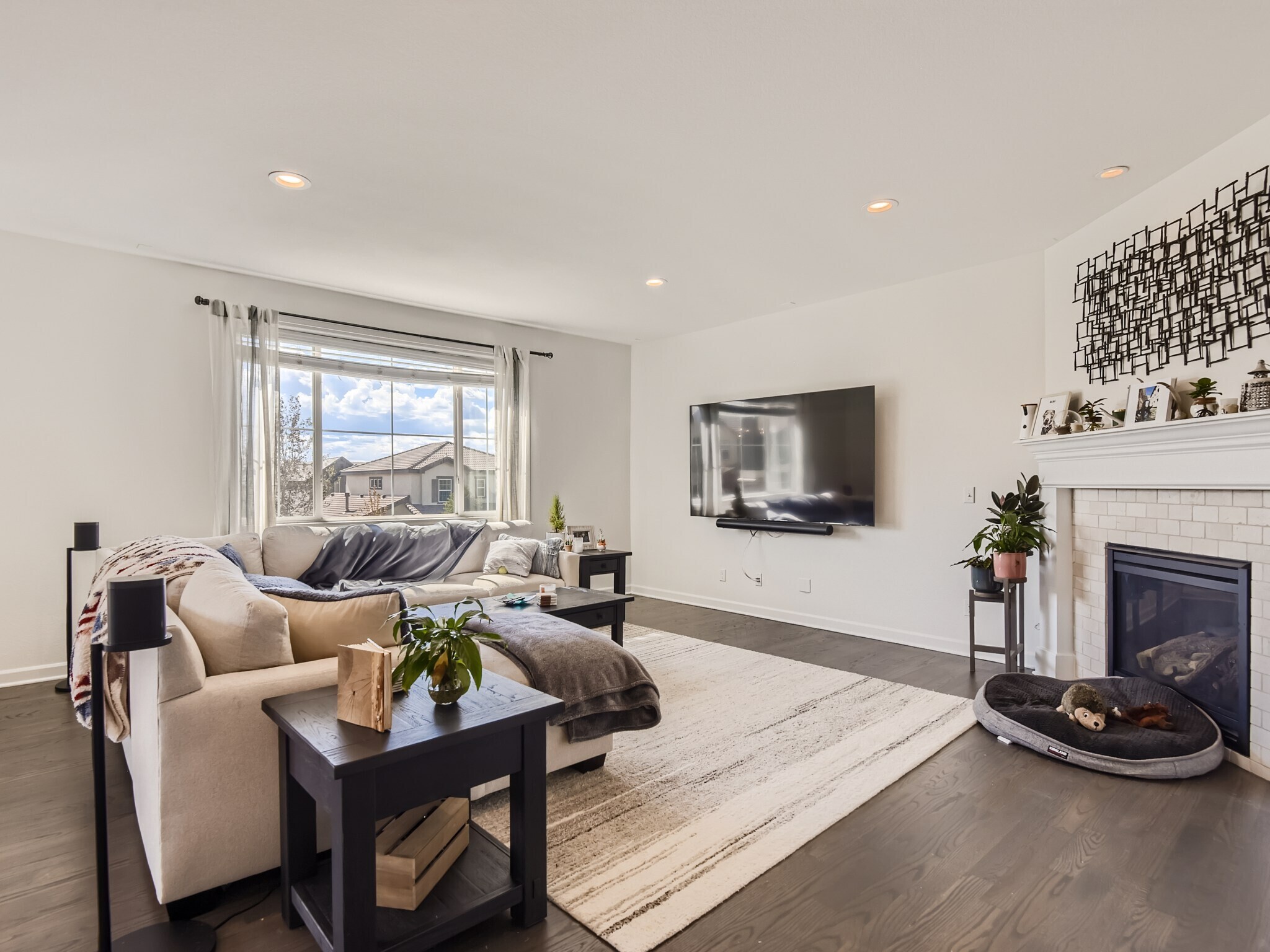 Building Photo - 664 Tiger Lily Way