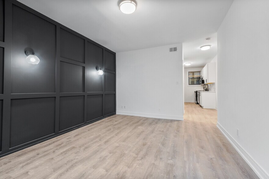 Building Photo - 1904 N Whipple St