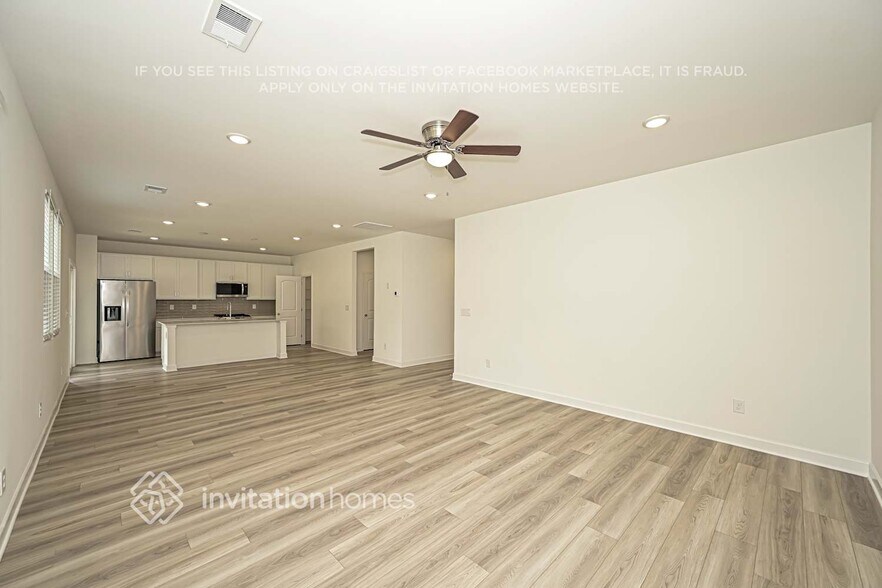 Building Photo - 208 E Millbrook Dr